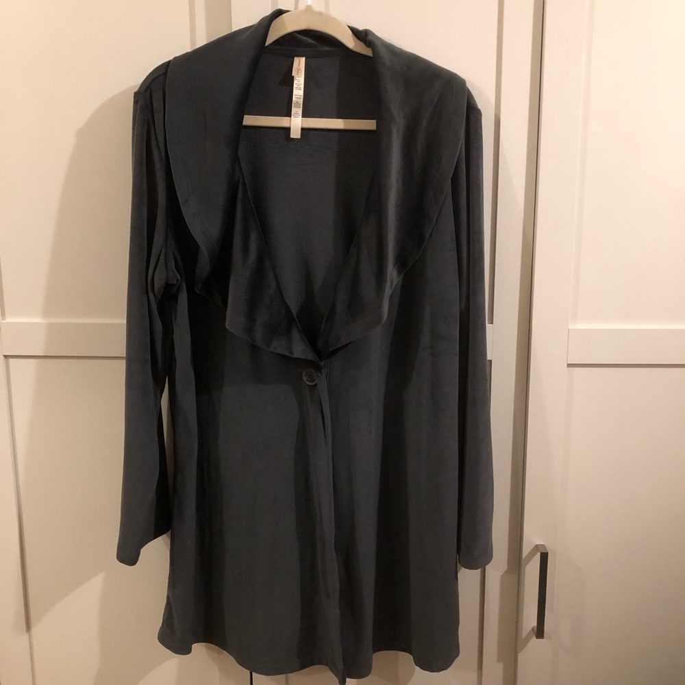 Rhonda Shear Loungewear Sweater NWOT